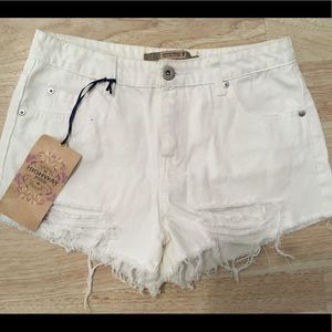 Distressed white short